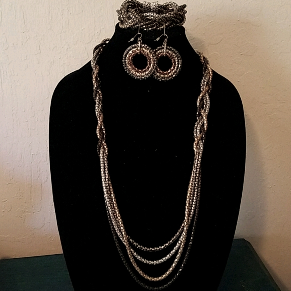 Stunning jewelry set
